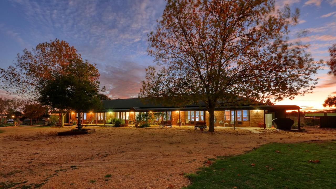 The Vineyard Motel Каура Екстериор снимка
